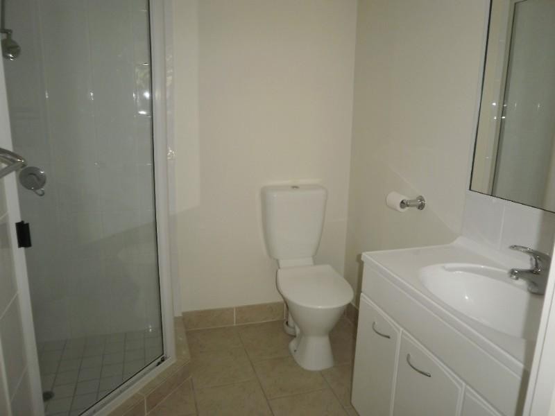 4/14 Uni Plaza Court, Kearneys Spring QLD 4350