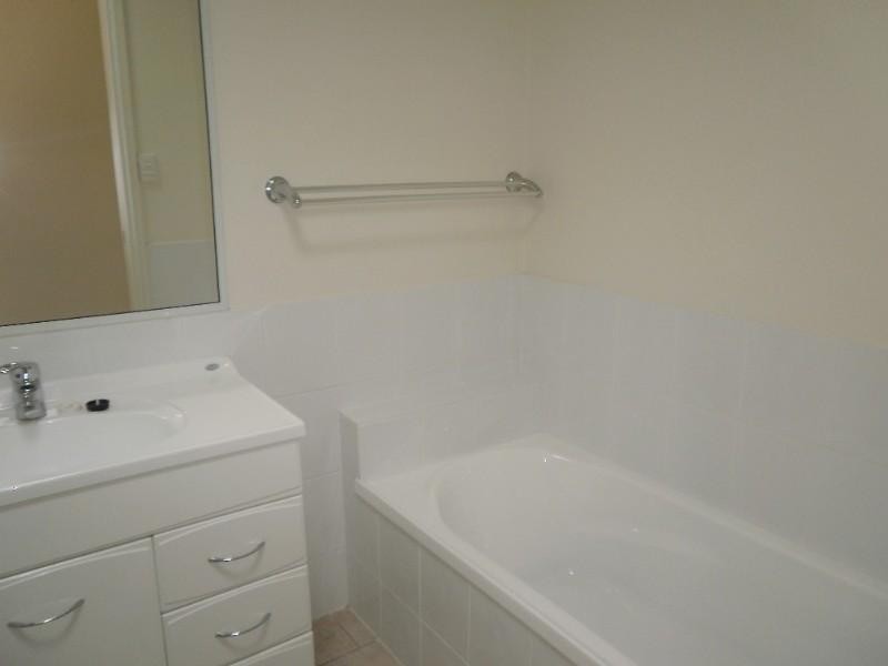 4/14 Uni Plaza Court, Kearneys Spring QLD 4350
