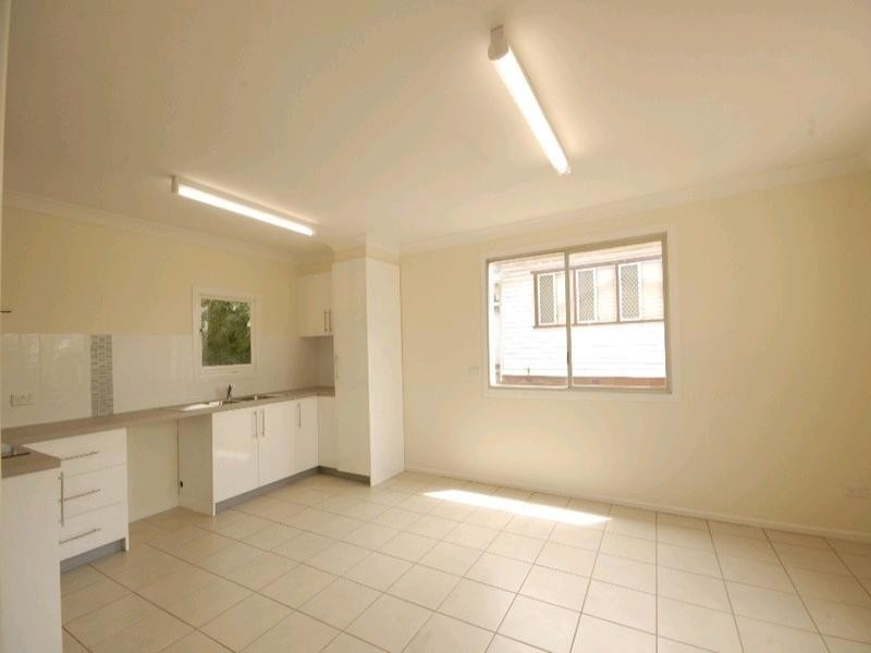 10 Seaton Street, South Toowoomba QLD 4350