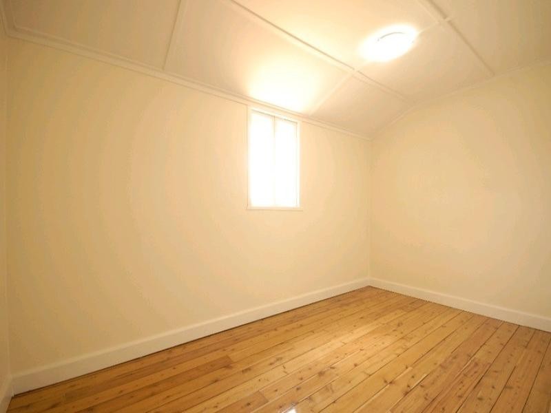 10 Seaton Street, South Toowoomba QLD 4350