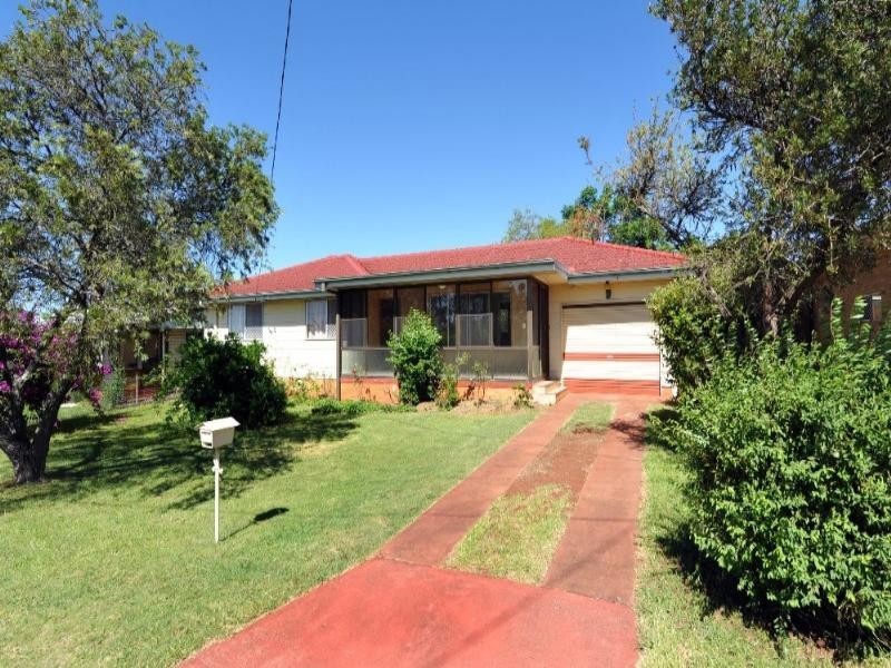 9 Brown Street, Rockville QLD 4350