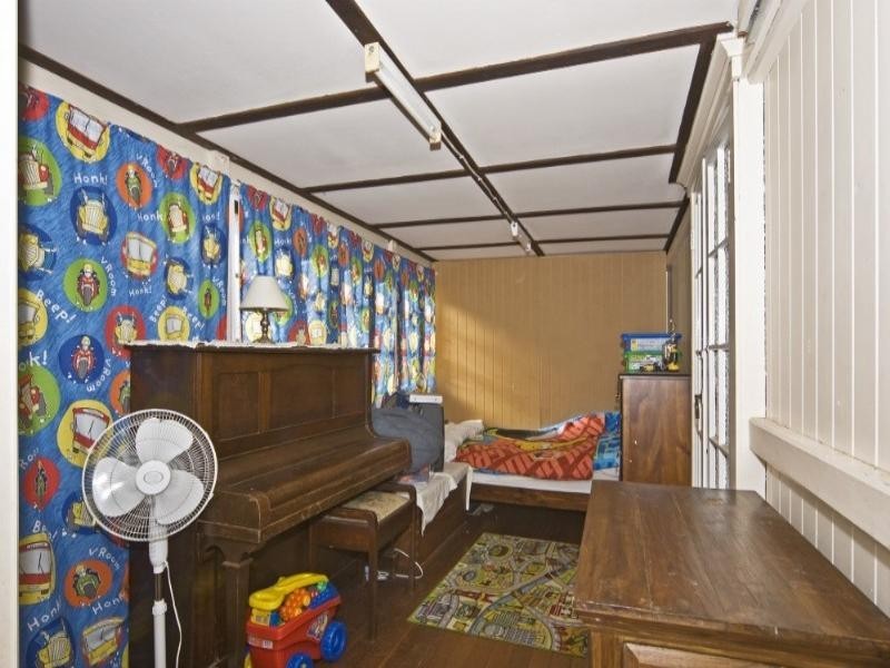 136 Handley Street, Darling Heights QLD 4350