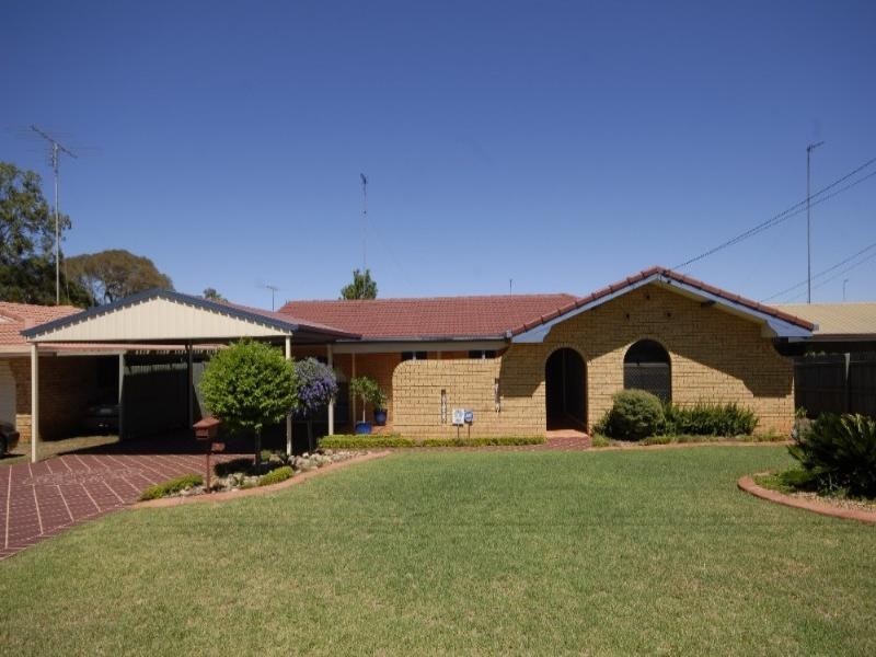 7 Ansett Court, Wilsonton QLD 4350