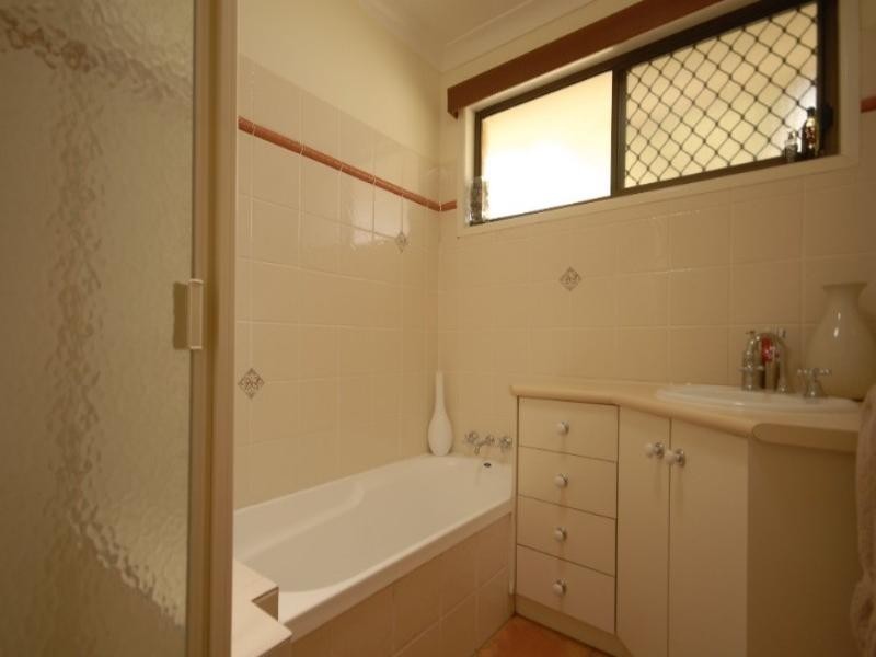 7 Ansett Court, Wilsonton QLD 4350