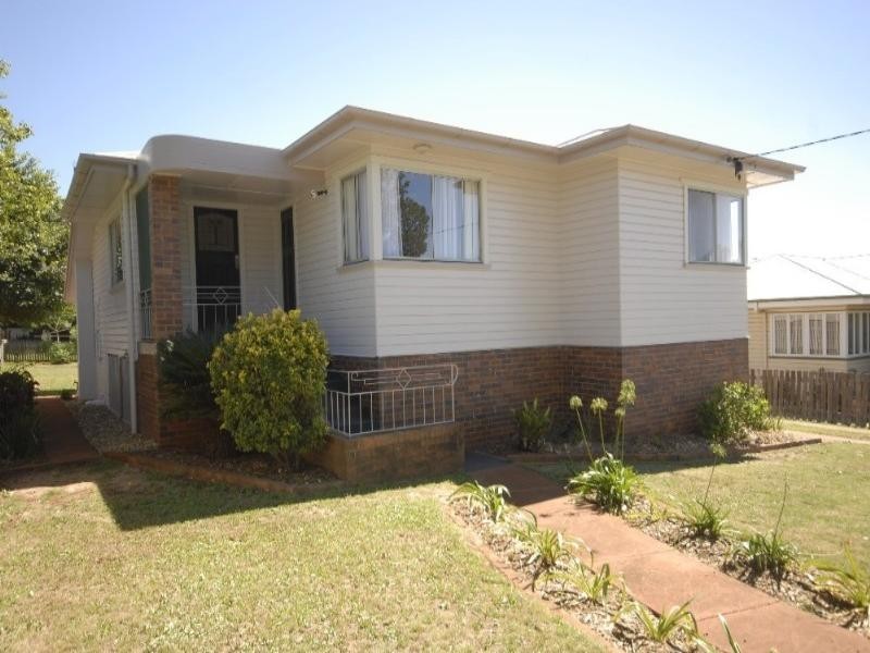 167 North Street, Rockville QLD 4350