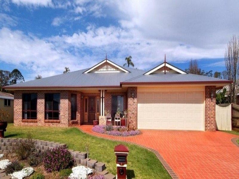 2 Howard Street, Middle Ridge QLD 4350
