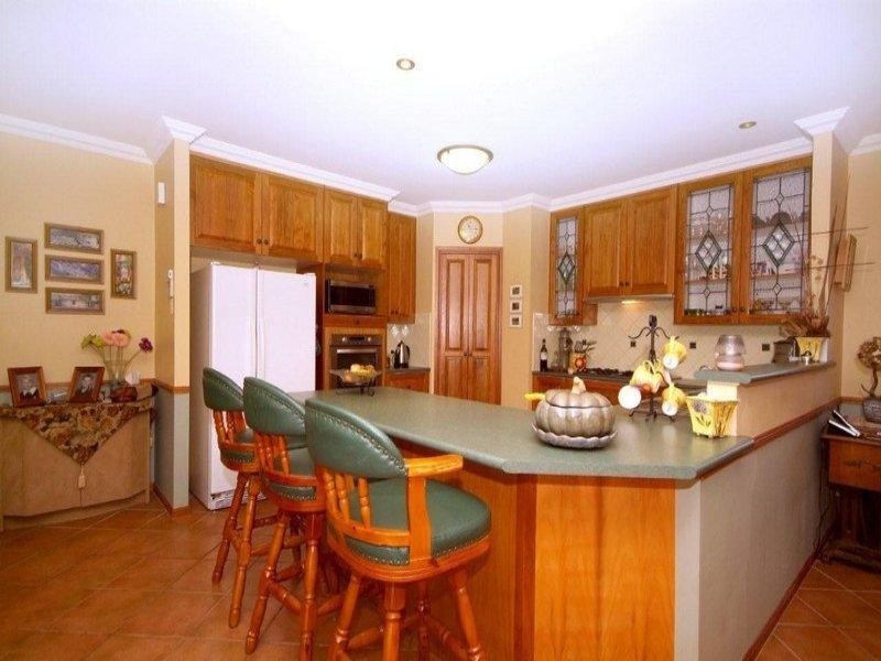 2 Howard Street, Middle Ridge QLD 4350