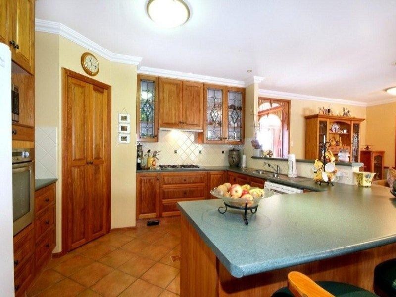 2 Howard Street, Middle Ridge QLD 4350