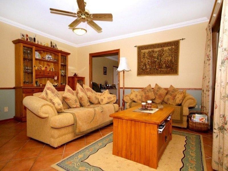 2 Howard Street, Middle Ridge QLD 4350