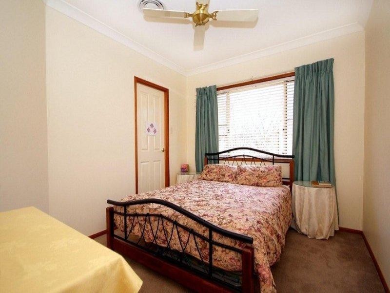 2 Howard Street, Middle Ridge QLD 4350