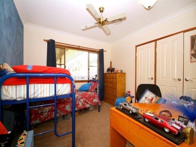 2 Howard Street, Middle Ridge QLD 4350