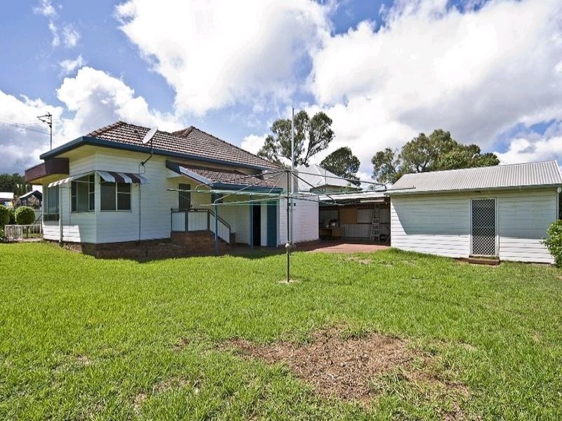 11 Hampshire Street, North Toowoomba QLD 4350
