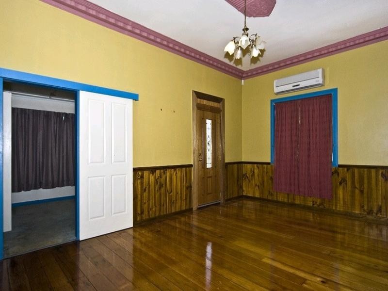 11 Hampshire Street, North Toowoomba QLD 4350