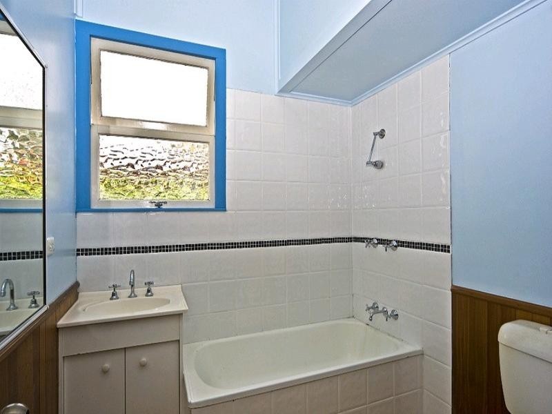 11 Hampshire Street, North Toowoomba QLD 4350