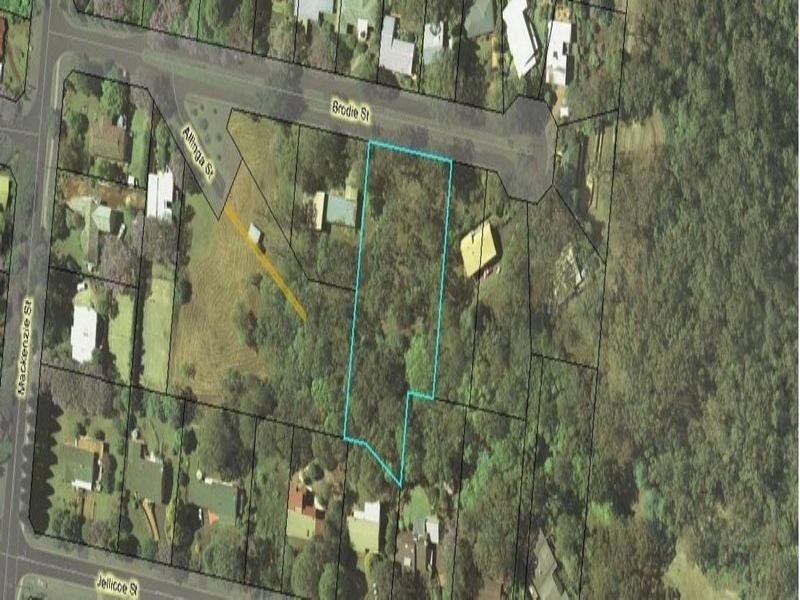 8 Brodie Street, Mount Lofty QLD 4350