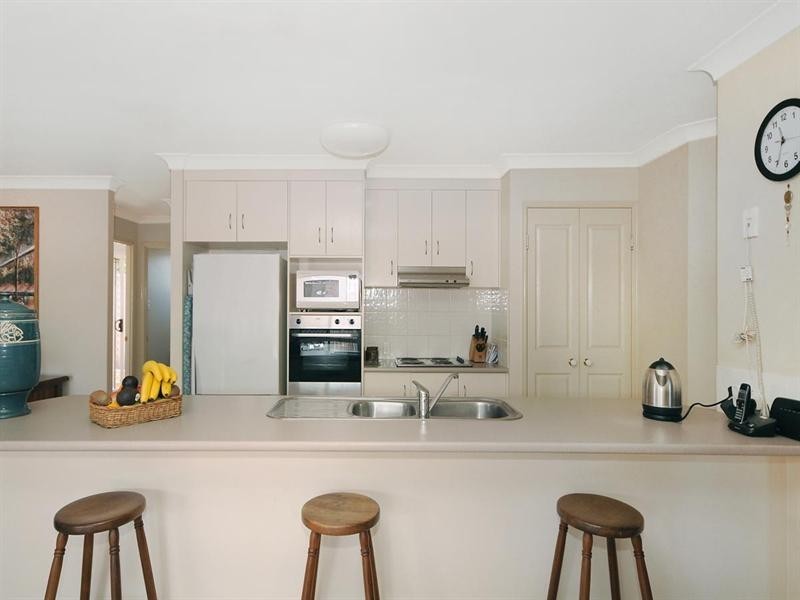 6 Wood Drive, Middle Ridge QLD 4350