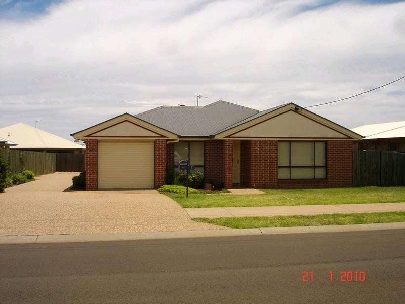 2/15 Gorman Street, Darling Heights QLD 4350