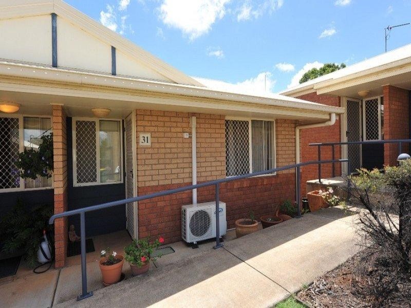 31/306 James Street, Harristown QLD 4350