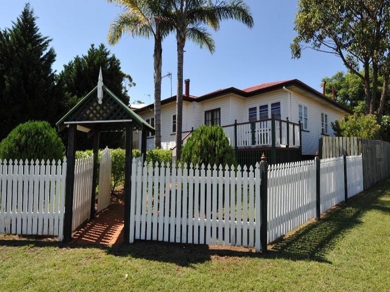 12 Braemar Street, South Toowoomba QLD 4350