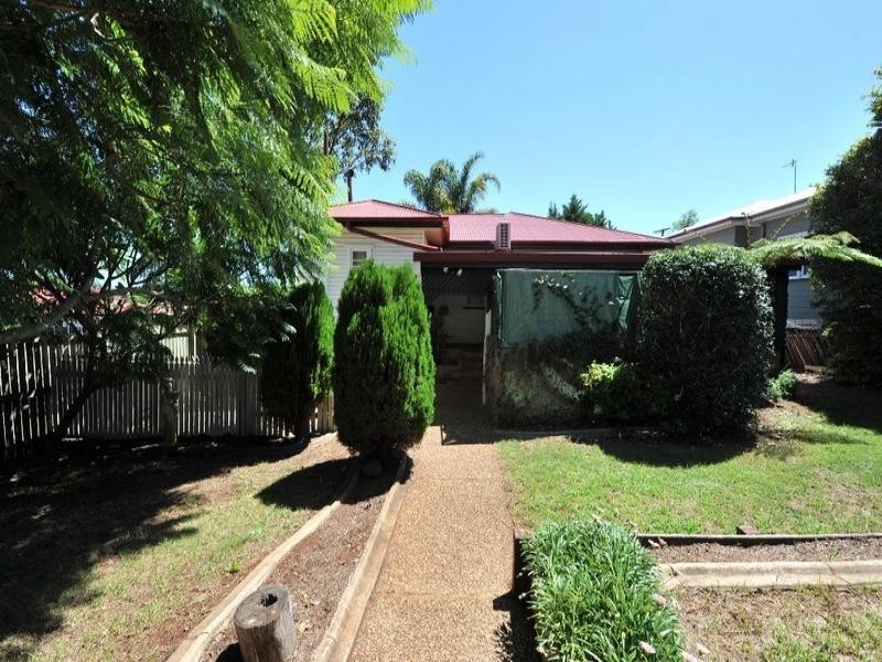 12 Braemar Street, South Toowoomba QLD 4350