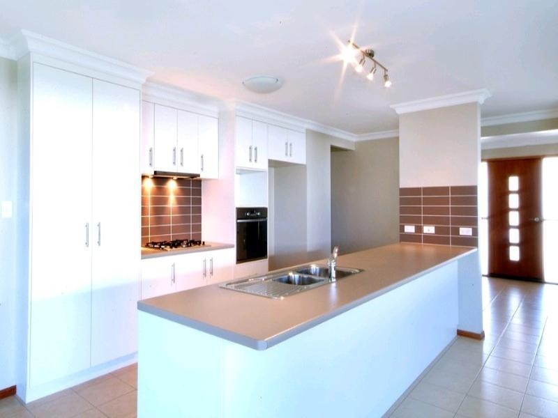 22 Pugh Street, Middle Ridge QLD 4350