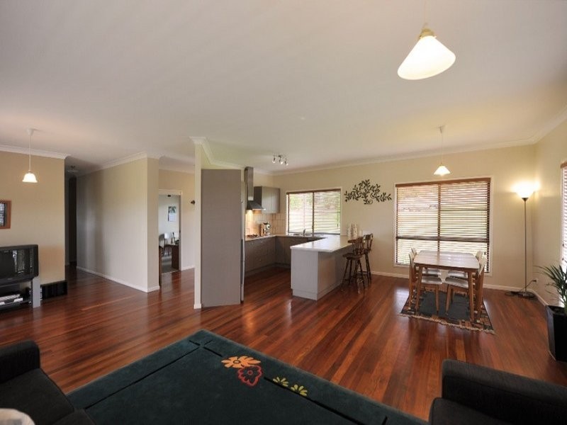 7 Debbie Court, Highfields QLD 4352