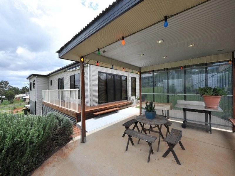 7 Debbie Court, Highfields QLD 4352