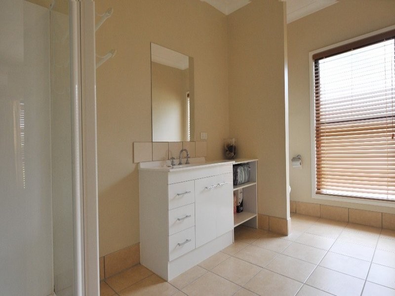 7 Debbie Court, Highfields QLD 4352