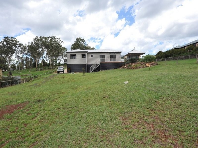 7 Debbie Court, Highfields QLD 4352