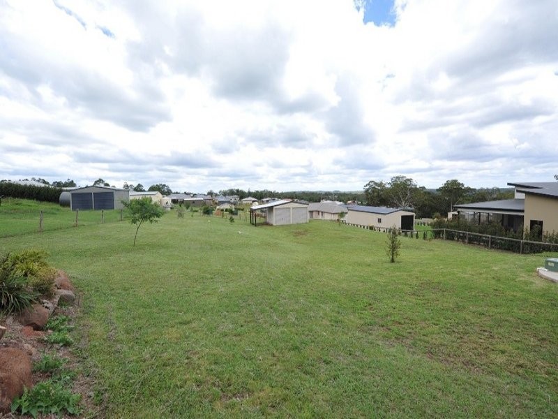 7 Debbie Court, Highfields QLD 4352