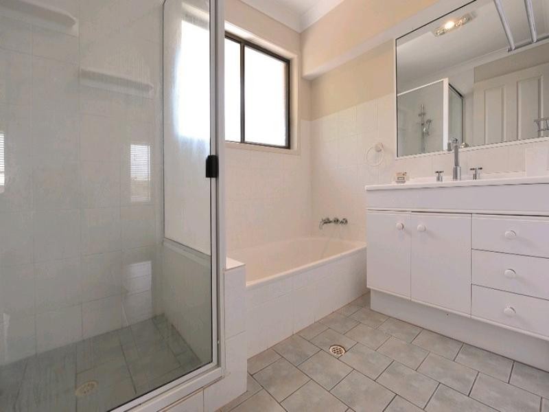 24 Horrocks Crescent, Kearneys Spring QLD 4350