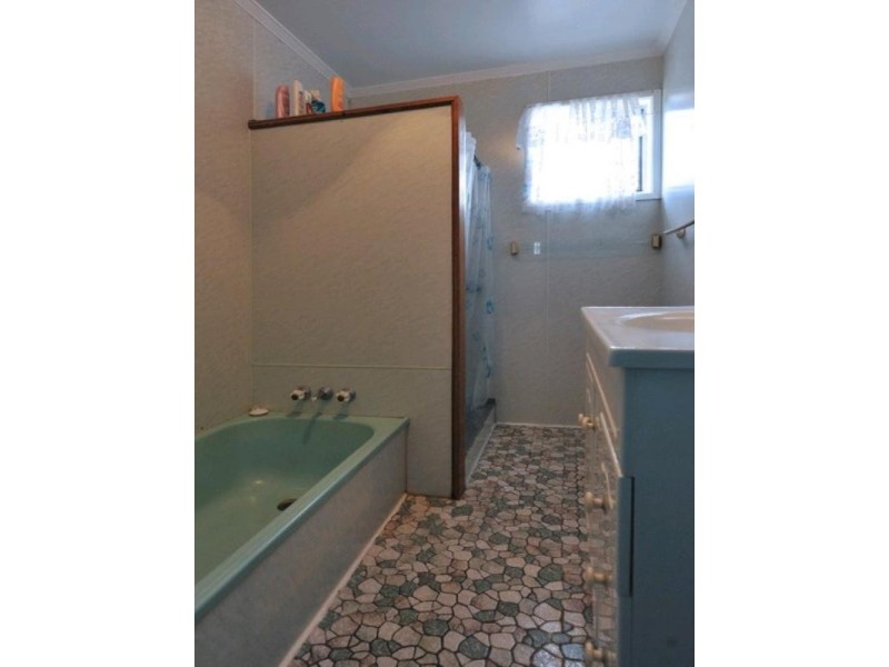 76 Hoey Street, Kearneys Spring QLD 4350