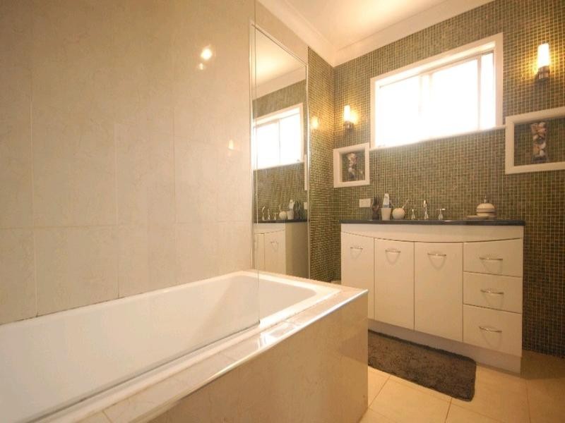 160 Hill Street, Newtown QLD 4350