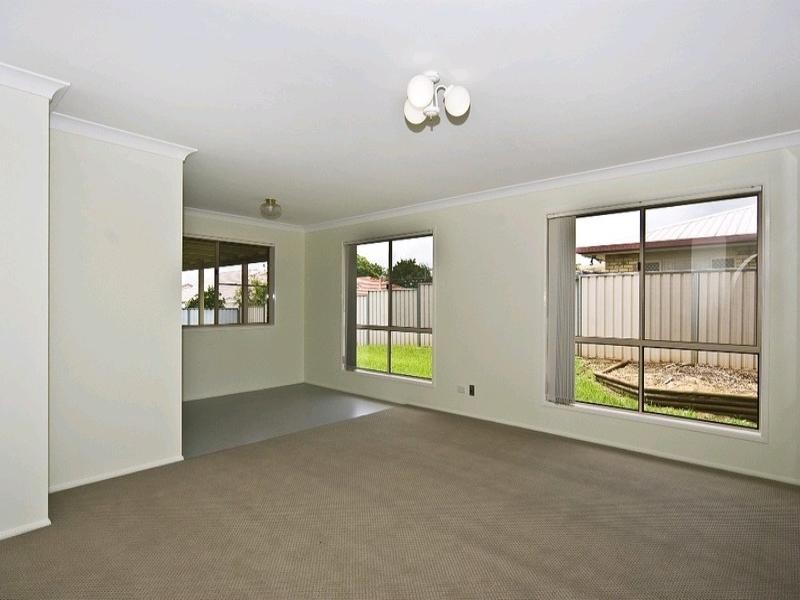 27 Bouganvillea Drive, Middle Ridge QLD 4350