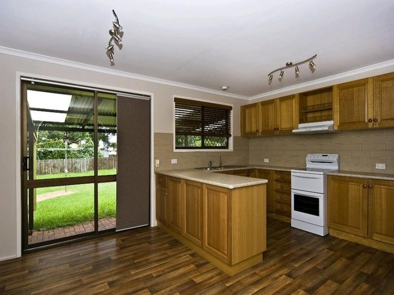 7 Lotus Crescent, Centenary Heights QLD 4350