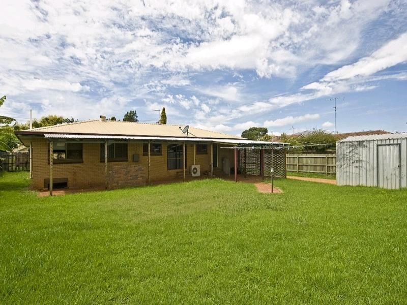 7 Lotus Crescent, Centenary Heights QLD 4350