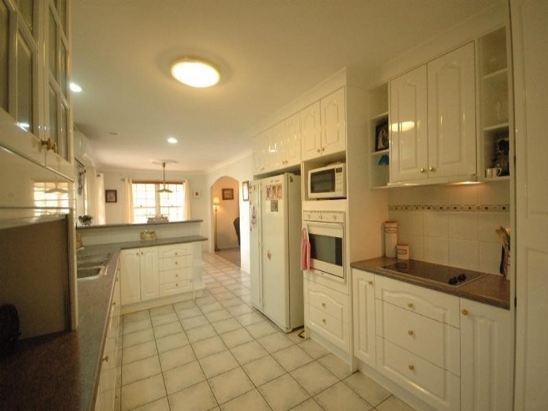 172 Alderley Street, Centenary Heights QLD 4350