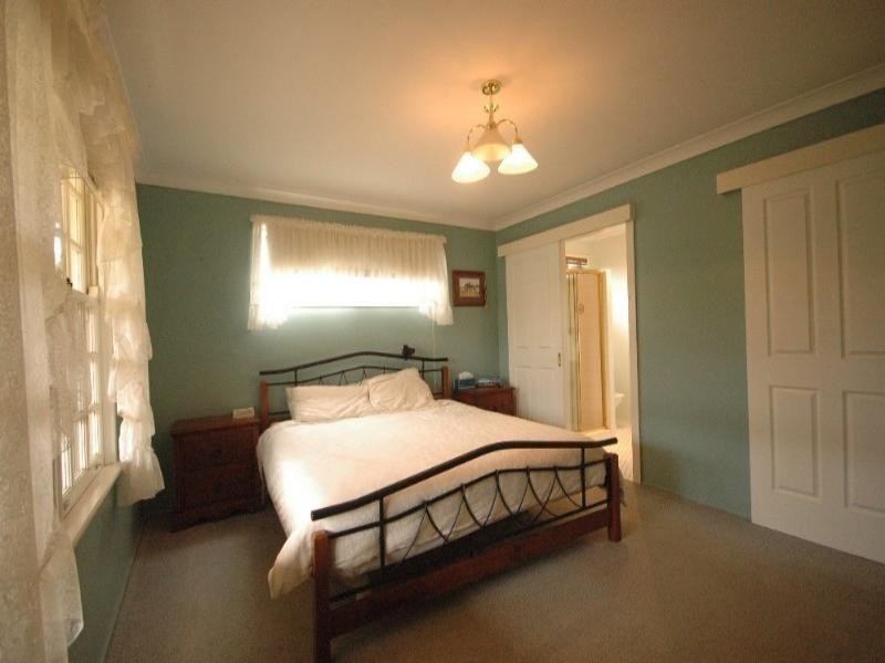 172 Alderley Street, Centenary Heights QLD 4350