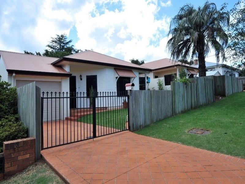 2/87c Mackenzie Street, East Toowoomba QLD 4350