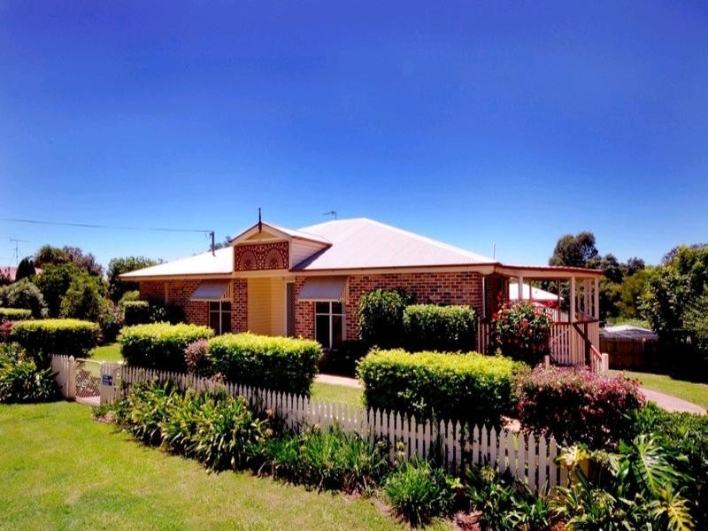 214 Ramsay Street, Middle Ridge QLD 4350