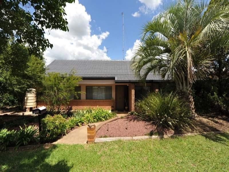 19 Mollison Court, Wilsonton QLD 4350