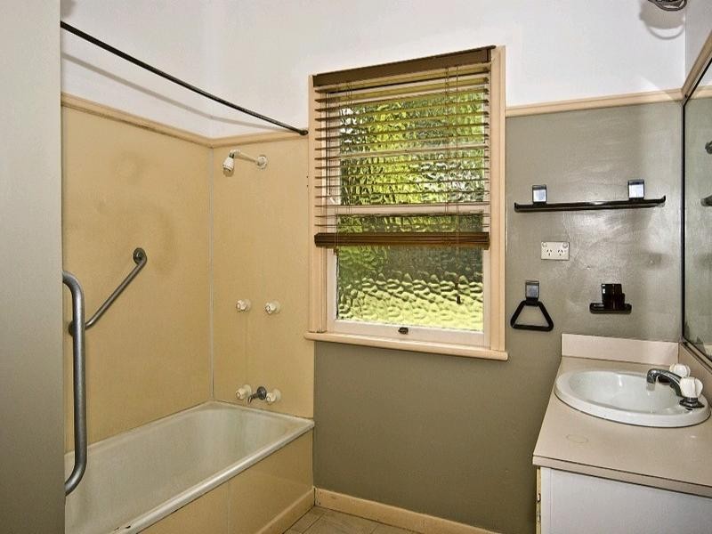 24 John Street, East Toowoomba QLD 4350