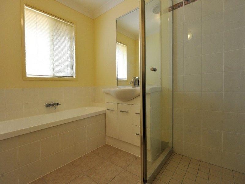 29 Wareena Crescent, Glenvale QLD 4350