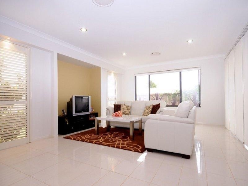 28 Saba Court, Middle Ridge QLD 4350