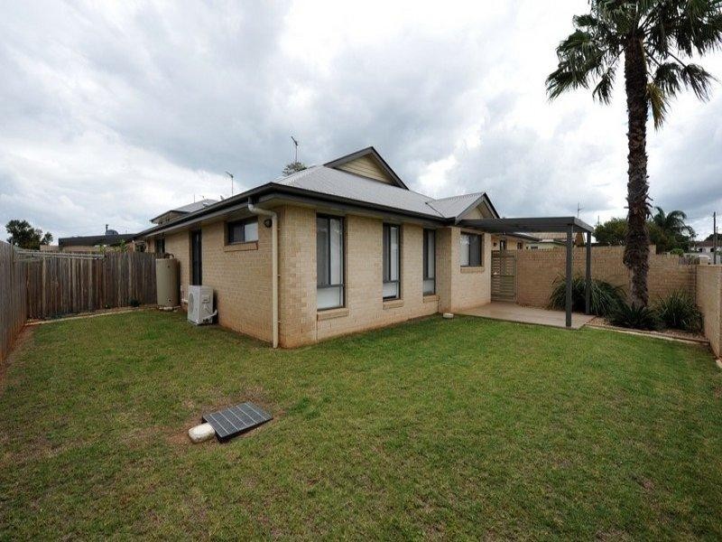 1/8 Gatfield Street, Newtown QLD 4305