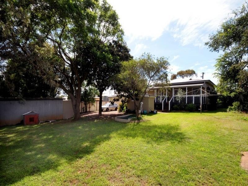 67 Gordon Avenue, Newtown QLD 4350