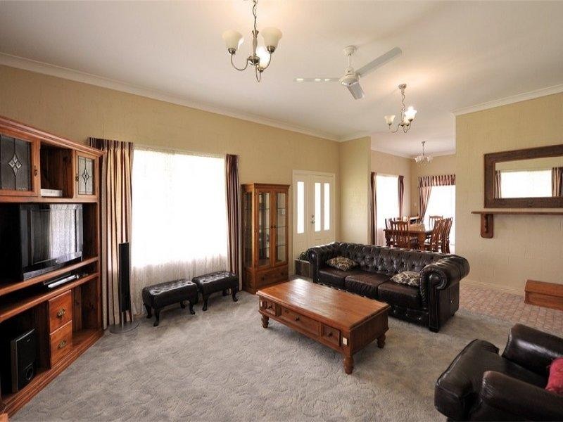 12 Bunkers Hill School Road, Westbrook QLD 4350