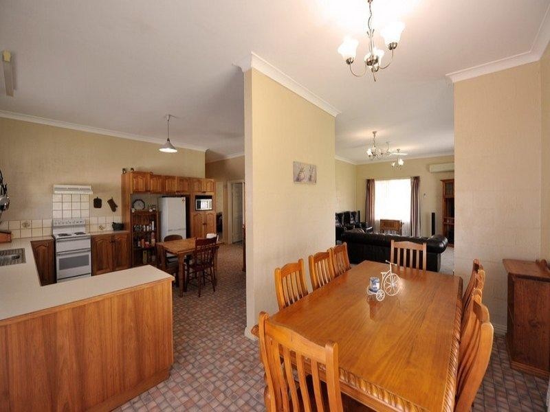 12 Bunkers Hill School Road, Westbrook QLD 4350