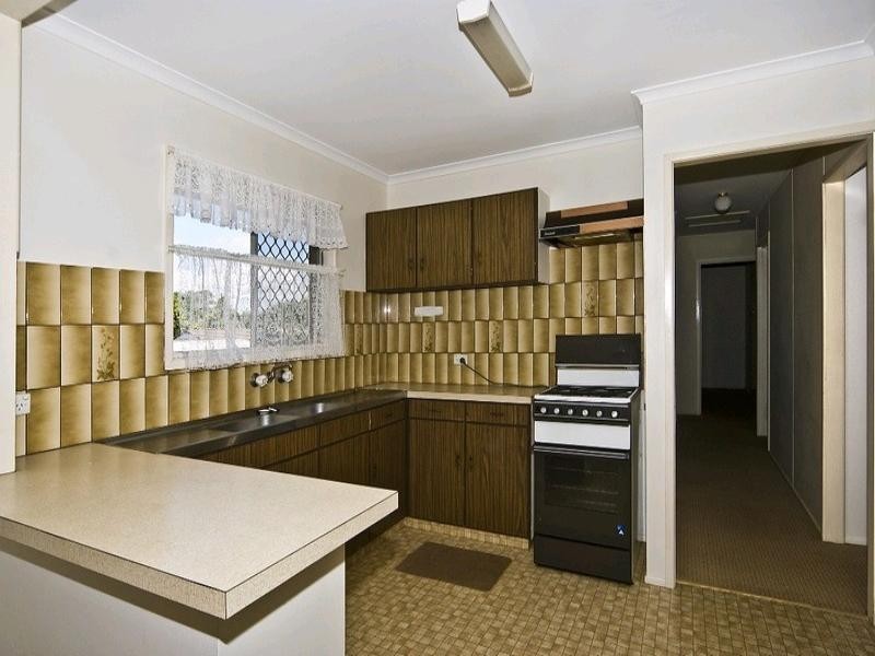 8 Tracey Street, Rangeville QLD 4350