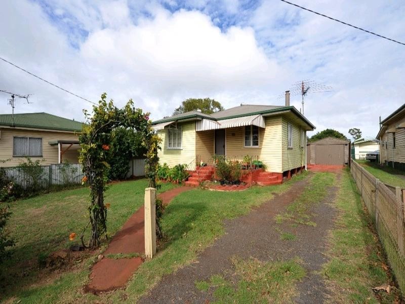 495 Tor Street, Newtown QLD 4350